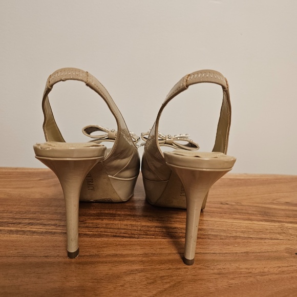 Ellen Tracy beige slingback heels size 6M - Picture 2 of 6